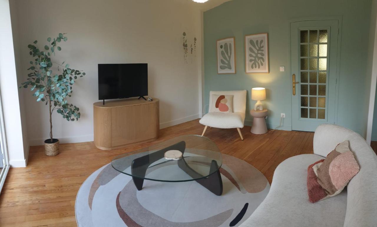 *green Organic* Balcon & Garage Apartment